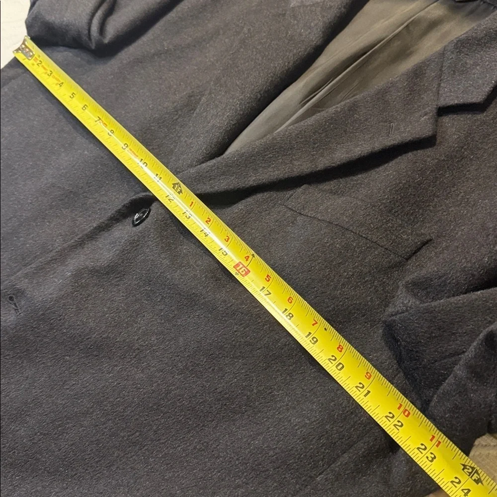 Donna Karan Cashmere Charcoal Men's Blazer. 46/40 Long